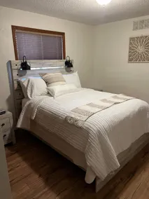 Quiet cozy 2 bedroom with pool access, gated - Image 3