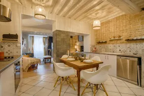 Reine Mathilde – Charming 2Bedroom Historic Center - Image 4