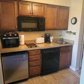 1 bedroom 2 bath condo overlooking Grand Traverse Bay and Acme Creek - Image 3