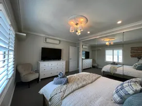 STUNNING! 'New York Style' Roof Top 2 Car Apartment - Image 3