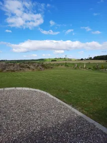 Country cottage with large garden - Image 3