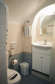 Yi artistry 1-bedroom medieval holiday house - Image 4