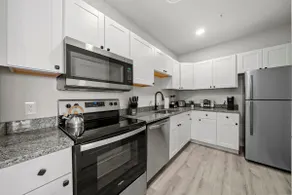 Stylish 1 BED 1 BATH APT 54 - Image 4