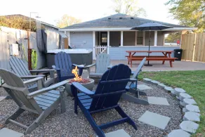 Downtown 3BR Gem - Hot Tub - Covered Parking - Fenced Yard - Image 4