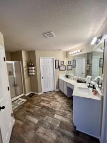 2 KING BEDS and Best location in Burleson! - Image 2