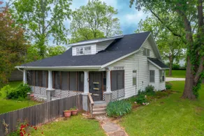 Remodeled Rocheport Sunflower House - A Bungalow in Historic Rocheport - Image 3