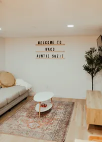 Bagby Bungalow - 7 minutes from Magnolia - Image 3