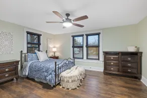 Gorgeous historic 2 BR home in the heart of Mason - Image 4