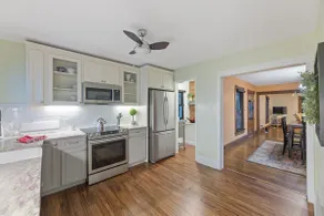 Gorgeous historic 2 BR home in the heart of Mason - Image 5