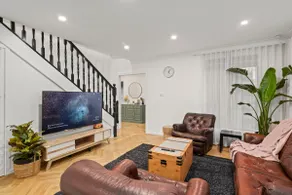 Luxurious/Large Home - 5min/Airport - 15min/City - Image 3