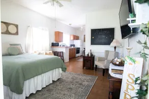 The Firefly- Pvt drive Studio Apt, 5mins from Lake - Image 2