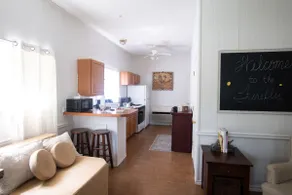 The Firefly- Pvt drive Studio Apt, 5mins from Lake - Image 4