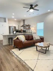 Upstairs 2BR/2BA Condo, Downtown Aiken - Image 2