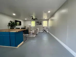 Cozy Private Apartment w/ Yard - Image 4