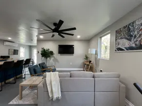 Cozy Private Apartment w/ Yard - Image 5