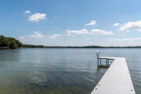 Huge Lake House Near Madison - Image 5