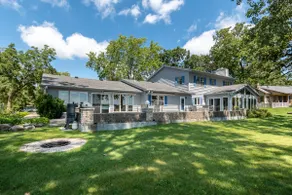 Huge Lake House Near Madison - Image 3