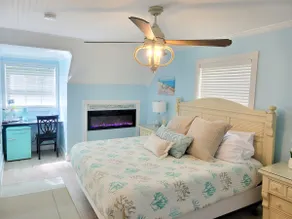 Gorgeous Romantic Private Villa, Steps from Duval! - Image 2