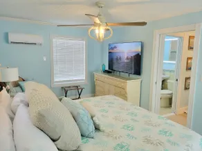 Gorgeous Romantic Private Villa, Steps from Duval! - Image 3