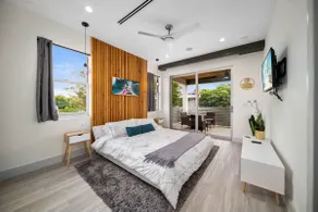 Luxury Home w 2 Pools near Beach - Image 2