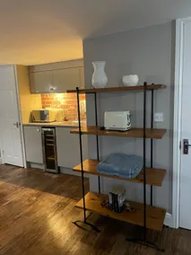Large self-contained detached studio - Image 5