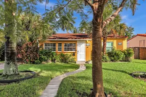 5 Minutes to Ocean & Casino's - Large Backyard - Image 2