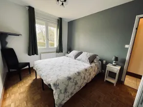 Charming house, parking lots and river - Image 4