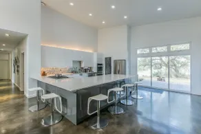 Secluded Modern Farmhouse w/walking access to lake - Image 3