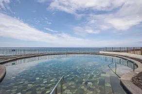 Updated condo with ocean views & air conditioning - Image 2