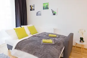 Premium City Apartment w. balcony! Free parking! - Image 5