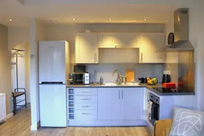 Modern Apartament near city centre - Image 4