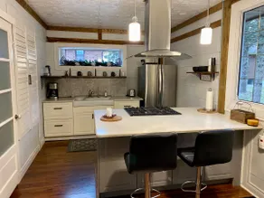 The Fox's Retreat - A Cozy Cabin for Two - Image 3