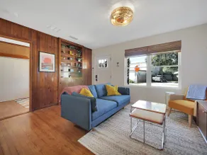 Little Palm Bungalow close to downtown and beaches - Image 4