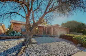 Cozy home 3beds/2bath! Office, Coffee bar, & Patio - Image 2