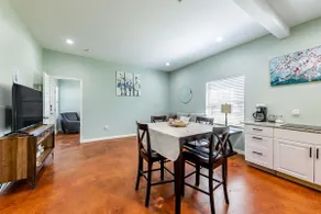 Cozy Home near Kalahari Resort & Dell Diamond - Image 5