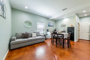 Cozy Home near Kalahari Resort & Dell Diamond - Image 4