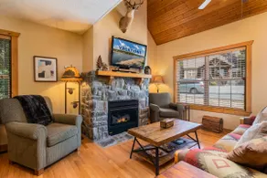 Ozark cabin with a fantasic porch in the trees - Image 4