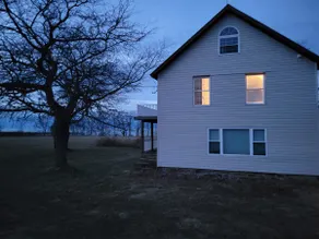 Lakehouse Vineyard on Lake Erie! - Image 3