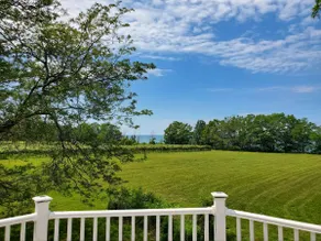 Lakehouse Vineyard on Lake Erie! - Image 4