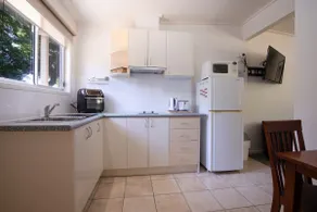 Deluxe Studio w Rail trail View - 2 guests [Rm 7] - Image 4