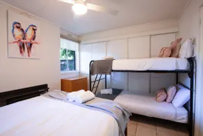 Family Apt, 2BR w Private Garden 6 guests (rm 10) - Image 5