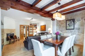 Family home on the farm - Image 4