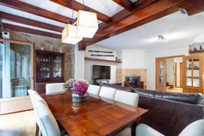 Family home on the farm - Image 5