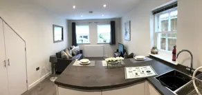 St Albans - 2 bedroom flat-free parking - Image 4