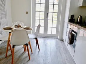 St Albans - 2 bedroom flat-free parking - Image 5