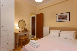 Metropolis Apartment - Image 3