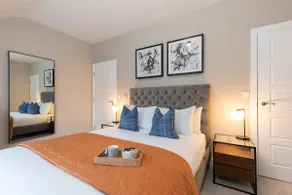 Elliot Oliver - Stylish Loft Style Two Bedroom Apartment With Parking - Image 5