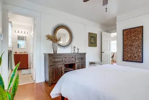 Belmont Bungalow – Clean, Bright, Peaceful - Image 4