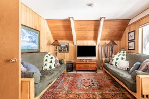Charming Cabin Near Outdoor Adventures - Image 2