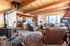 Charming Cabin Near Outdoor Adventures - Image 5